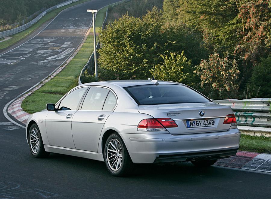  BMW Hydrogen 7 2006 года  (фото 4 из 73)